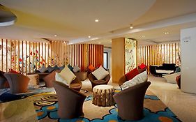 B-lay Tong Beach Resort  5*